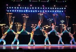 娱乐吃瓜君表演杂技,惊险杂技秀，带你领略极限魅力